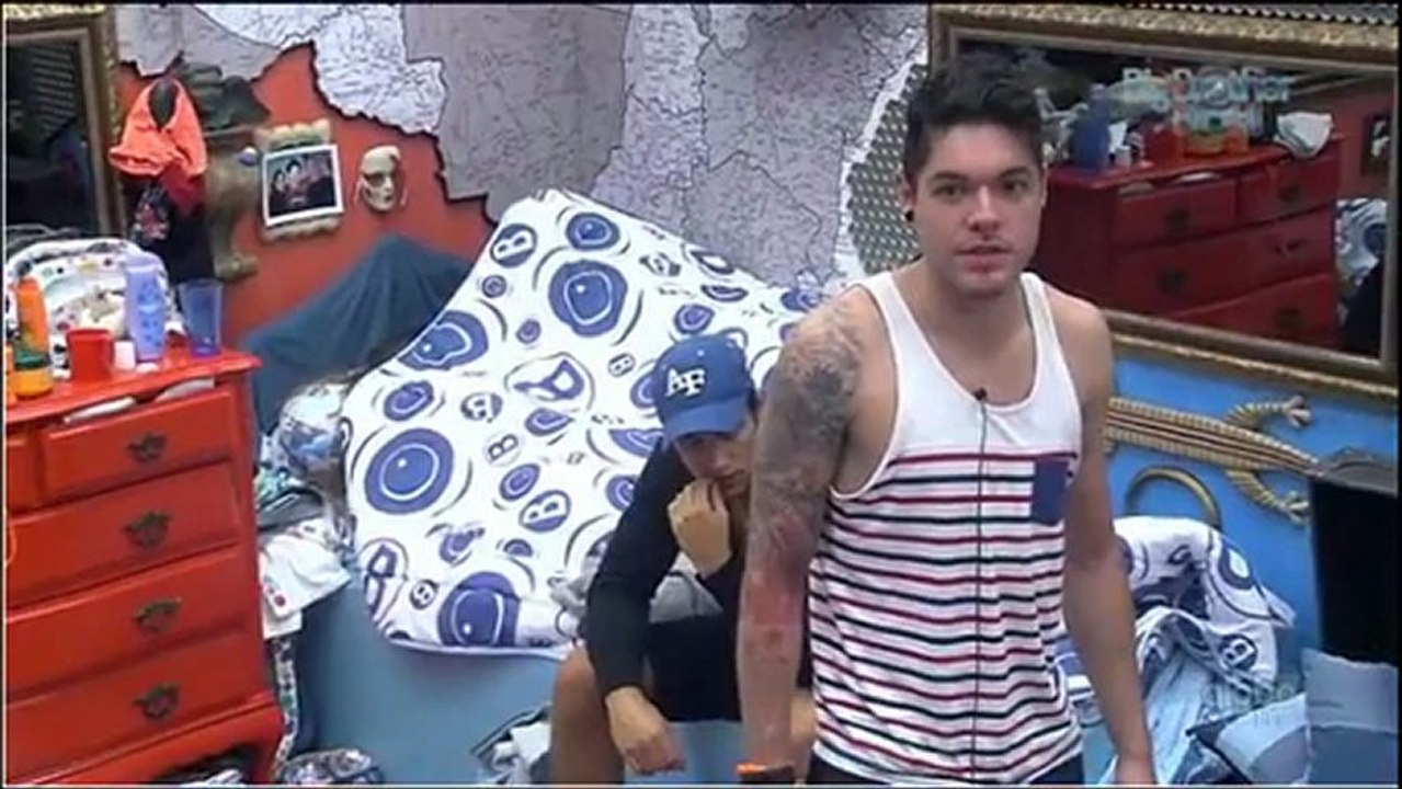"Se eu dormisse com o Elieser todo dia do jeito que eu dormi, eu já tinha ficado e já tinha dado porque eu não ia aguentar" 21/01 manhã