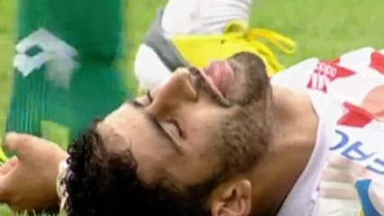 Qaund un joueur marocain fait semblant mort sur la pelouse