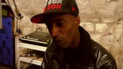 teaser du clip "Une feuille un stylo, un thème et de l'inspi" à venir by Jon Pitt