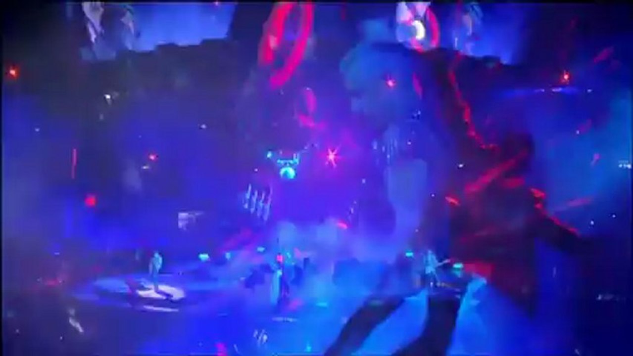 U2 Live at Rose bowl