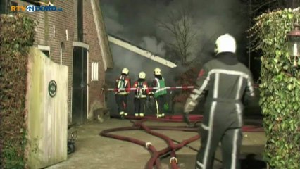 Historische boot verwoest bij brand in Bunne - RTV Noord