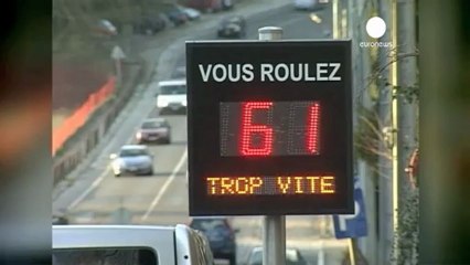 EU unveils standard European driving licences.