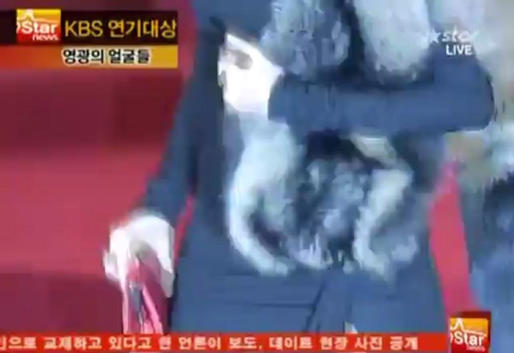 Yoon Eun Hye - KBS Drama Awards Red Carpet [Ystar 10.01.01]