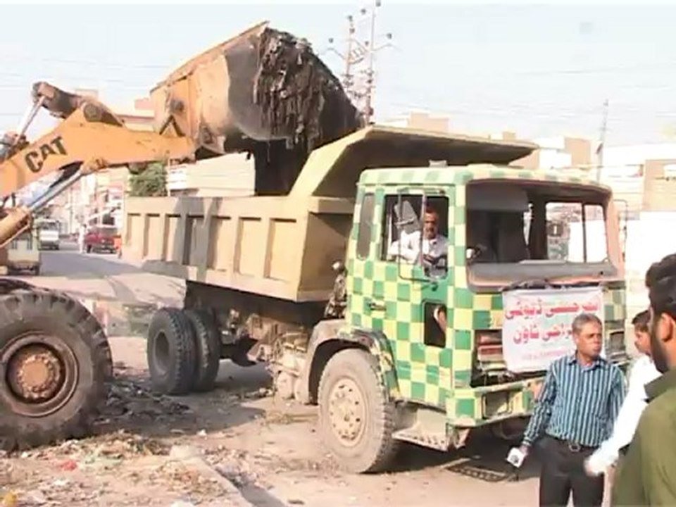 1st Jan 2013   Part # 01 Administrator New Karachi Town Afaq Saeed Inspecting Cleanliness & Garbage lifting work in UC-04