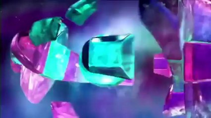 Housemates grab their snowballs