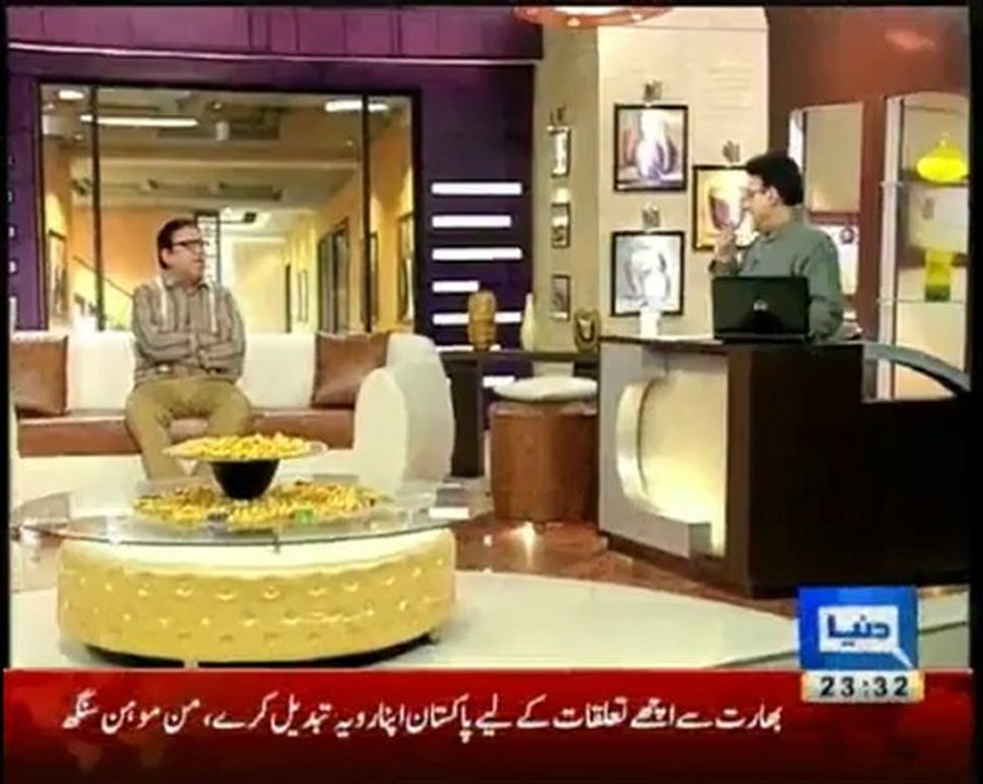 Hasb-e-Haal - 18 Jan 2013 - Azizi as Journalist Ain Ghen Chaudhary - Dunya News, watch Latest Show