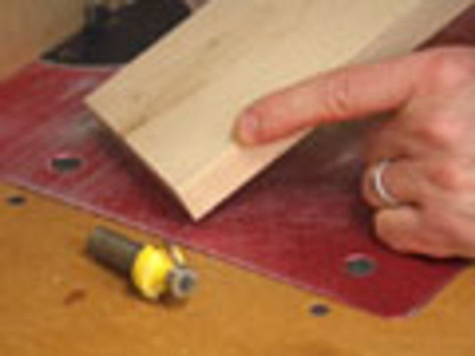 Safe, Easy Roundovers on a Router Table