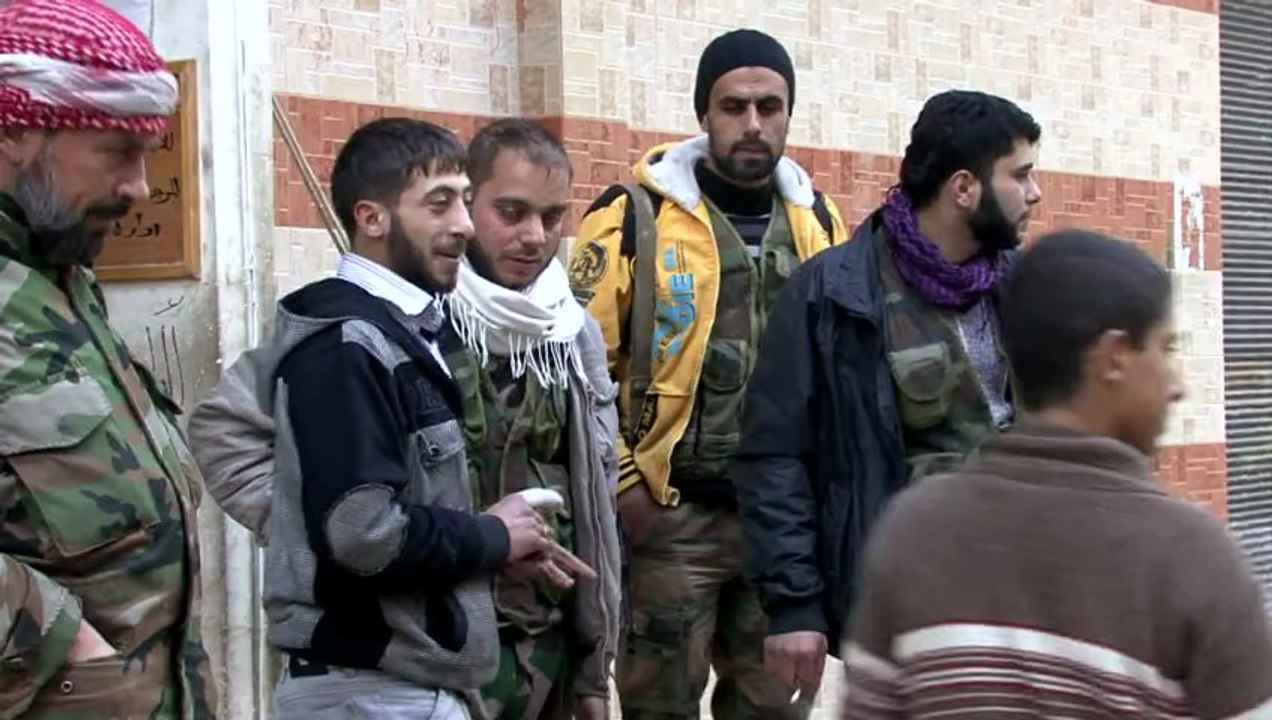 Syrian defector swaps sides with rebel help