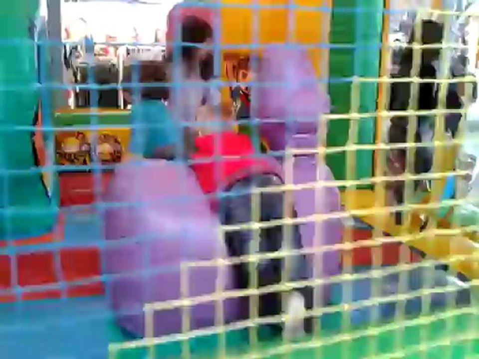 Jeux gonflables avec Violette