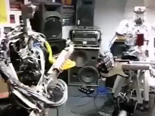 Découvrez un groupe de rock uniquement composé de robots