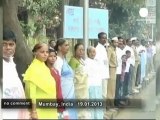 Une chaîne humaine pour la paix en Inde - no comment