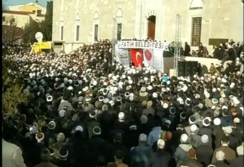 Fatih Camii'nde Suriye duası