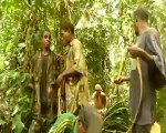 Sac à dos fabriqués en feuilles de palmier par des Pygmées Aka