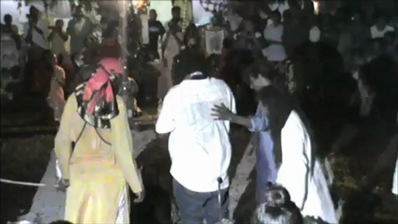 Marche sur le feu à la Ligne Paradis Saint-Pierre le 20/01/2013.