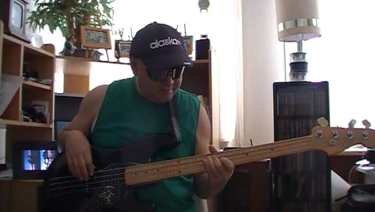 Every breath you take The Police basscover Bob Roha