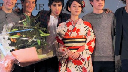 Zayn Malik Walks Out Of One Direction Press Conference In Japan! [HD]