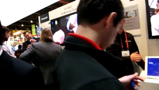 Focus sul tablet Panasonic 20 con risoluzione 4k al CES 2013 di Las Vegas