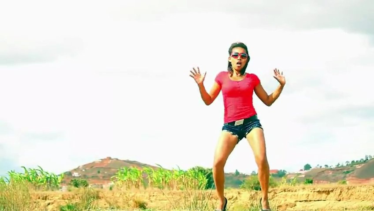 MÉMÉ   -   Soma la vie  (salegy kawitry gasy)