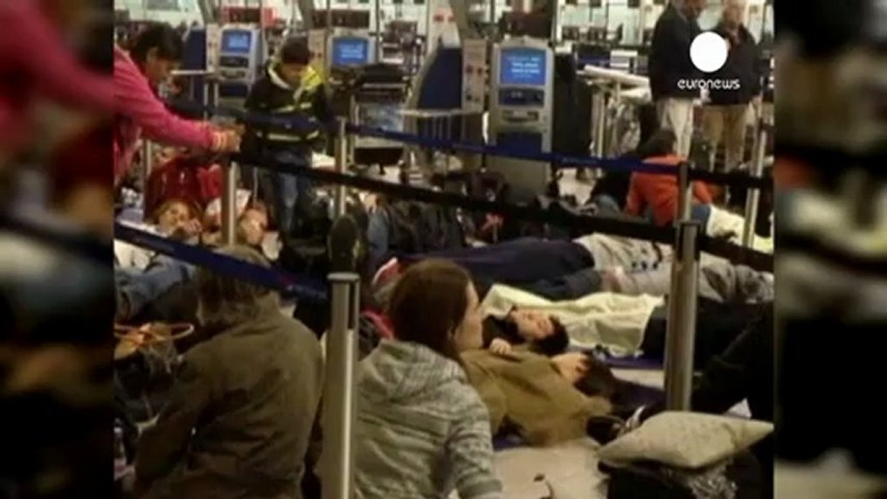Los principales aeropuertos europeos en jaque por la nieve