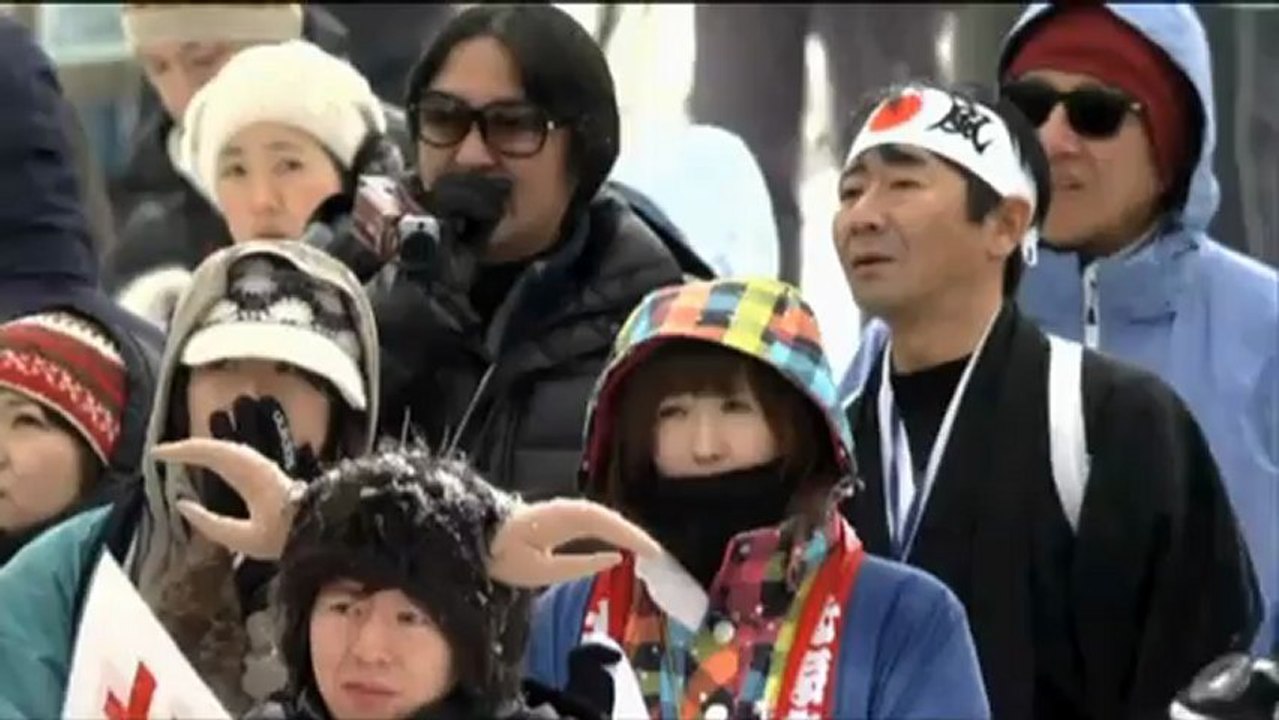 Skispringen: Mit dem Kopf voraus die Schanze runter! Ito im Glück