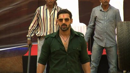 Car Blows Up At The Shootout At Wadala Promotions! [HD]