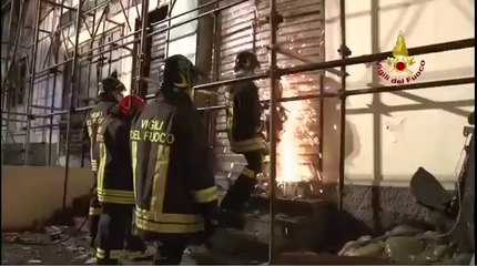 Genova  - Incendio capannone Riva  Trigoso (21.01.13)