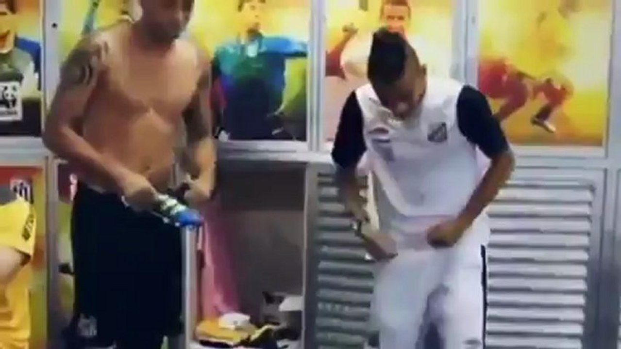 Ai Se Eu Te Pego - Neymar Singing with Michel Teló - Football Celebration Craze Full HD