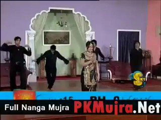 Nargis hot mujra dance assi enj dholna