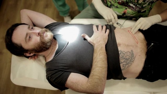 Bague en peau humaine : Forget Me Knot