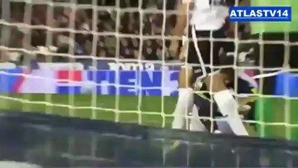 Ο Κριστιάνο Ρονάλντο "πικάρει" τον γκολκίπερ της Βαλένθια!