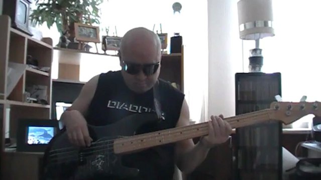 That's the way of the world Earth Wind & Fire bass cover Bob Roha