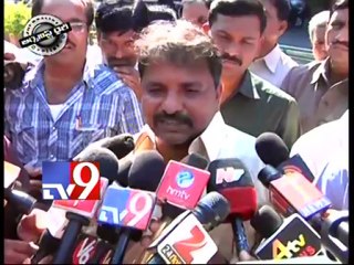 Politicians make irresponsible comments on T-issue