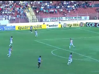 Le Chinois des Corinthians Chen Zhizhao enrhume ses défenseurs façon Zidane