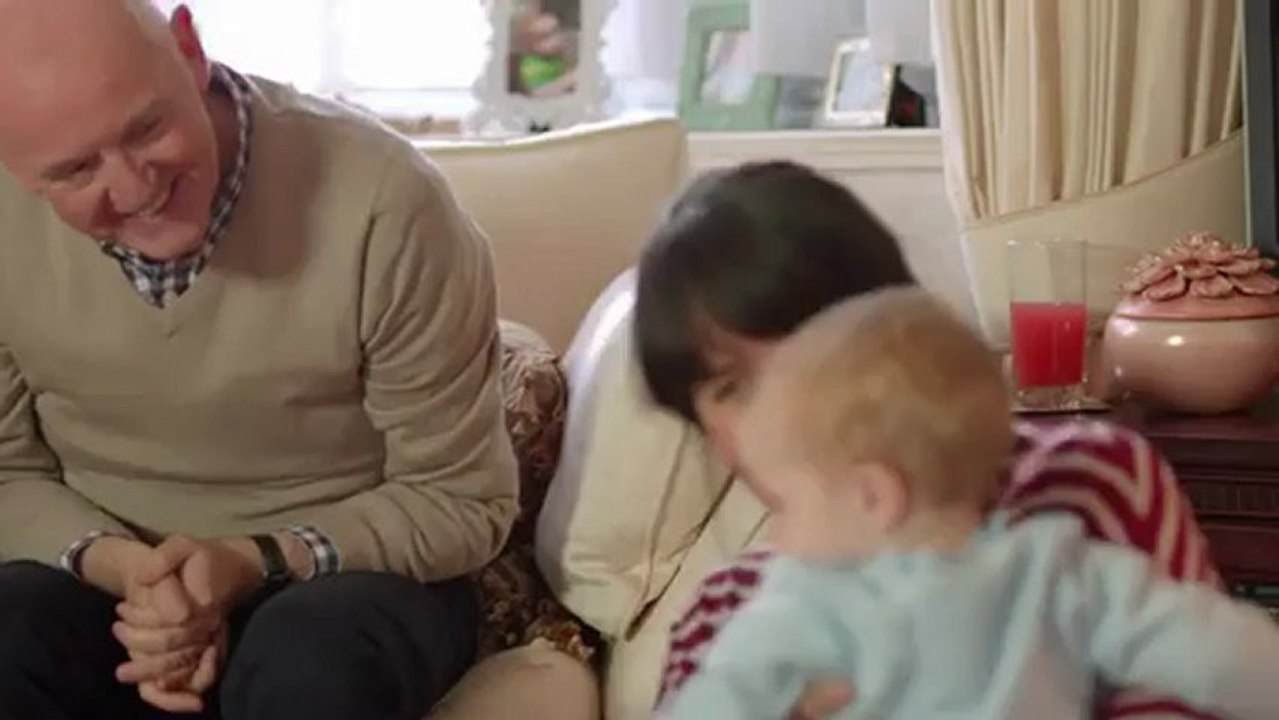 Croquinambourg - Publicité anglaise marrante : un bébé danse Gangnam Style