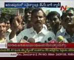 Ananthapur Students climbs top of building to protest against Telangana