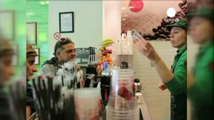 Crisi, Atene punta sul consumo consapevole. "Comprate...