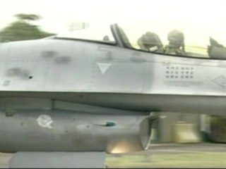 Taiwan flexes military muscle