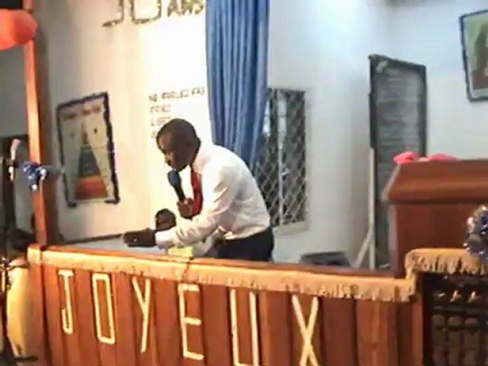 Pasteur Massamba à la moisson tabernacle