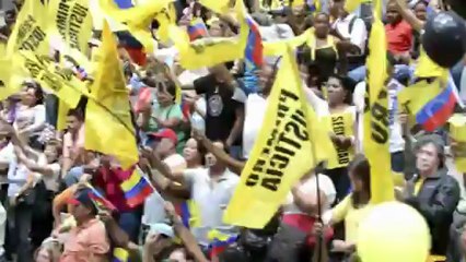 Oposição venezuelana pressiona Chávez