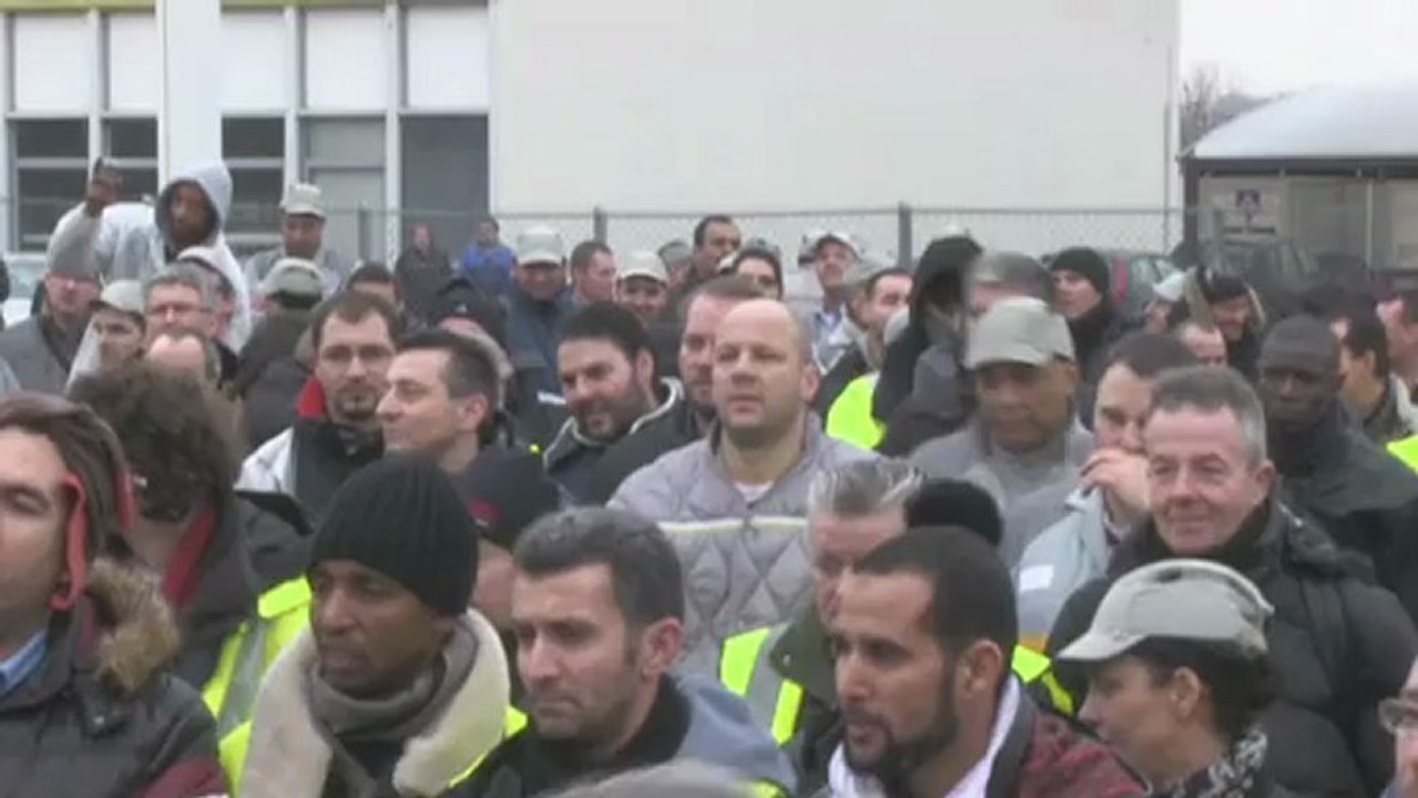 Les ouvriers de Renault Flins dénoncent les accords compétitivité-emploi proposés par leur direction