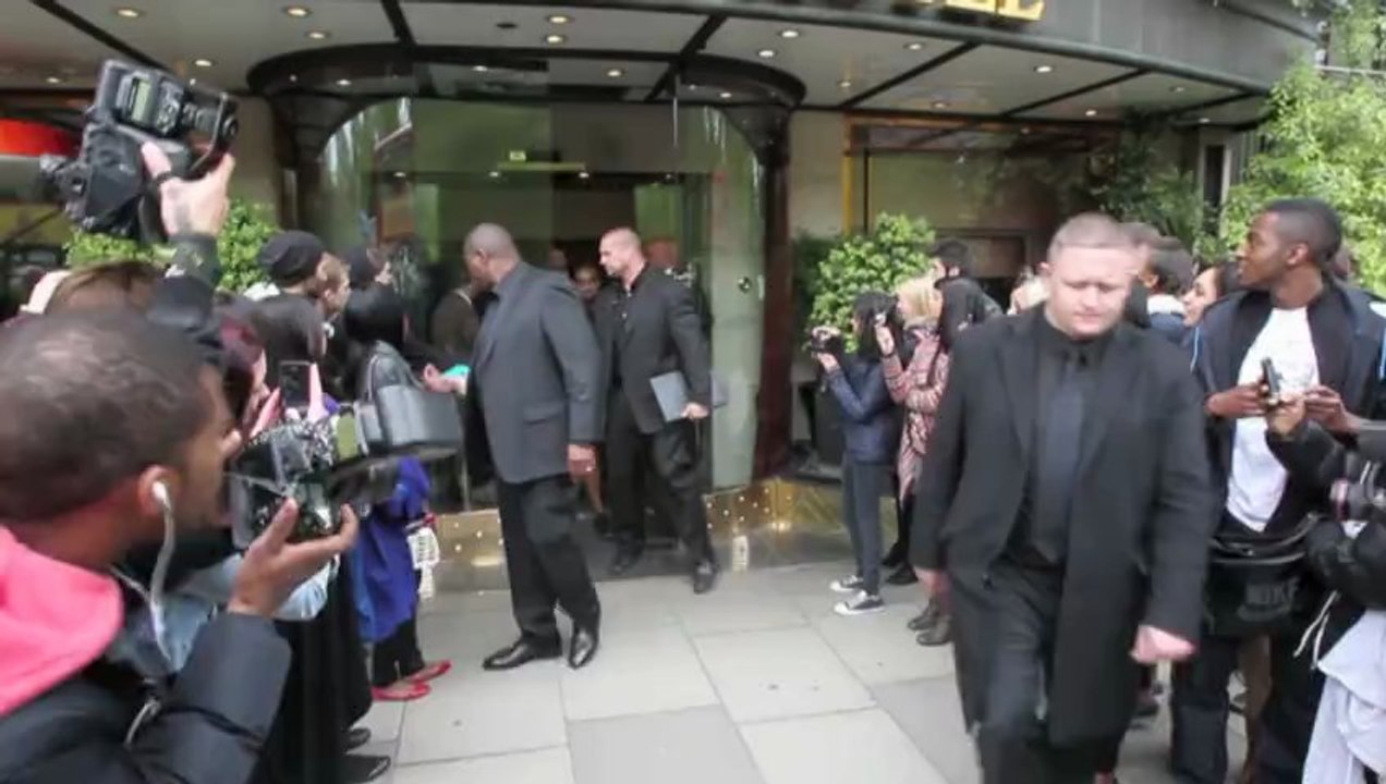 Kanye west mit skimütze