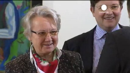 Germania, accusata di plagio il ministro dell'istruzione