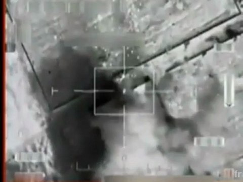 Mali : les premières images des frappes aériennes françaises