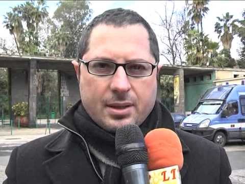 Napoli - Zoo, gli animali rischiano la fame, protestano i dipendenti (24.01.13)