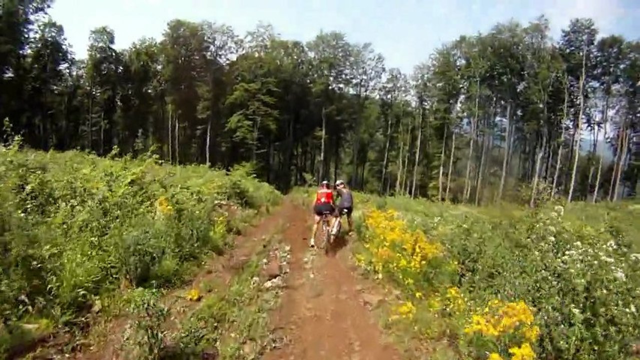 Aventuri pe bicicleta - Partea 3 din 4 - Traseul 30 km - Moneasa Mtb Maraton 7 iulie 2012