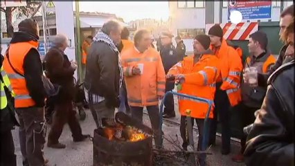 En Grèce, les syndicats décrètent un black-out total...