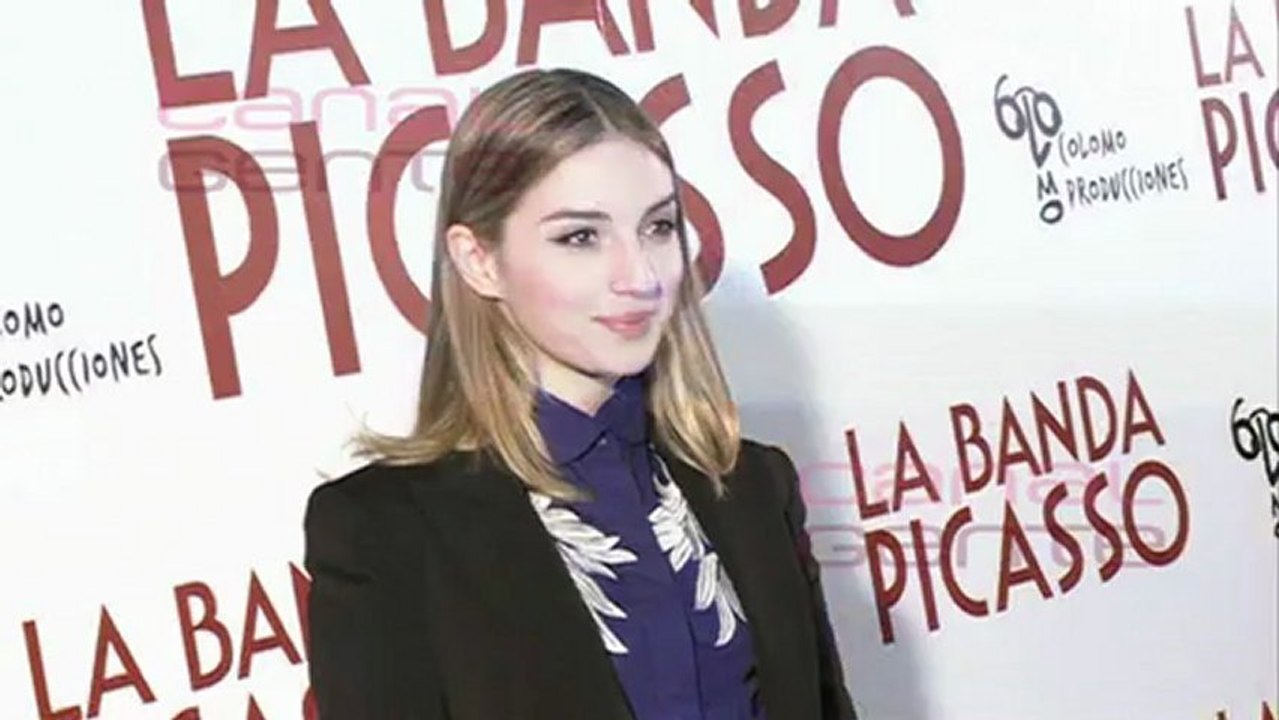 Mario Casas y María Valverde se 'resisten' a posar juntos