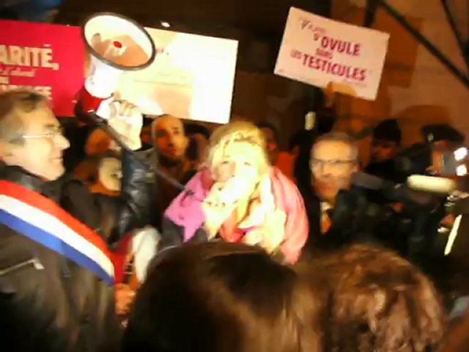 Après le RDV avec François Hollande, Frigide Barjot déclare : "Nous avons eu un entretien très consistant et une grande écoute.."