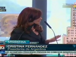 Pdta. Fernández firma convenio para construcción de vivienda