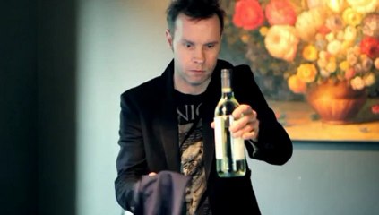 Bottle Production by David Penn (DVD) - Magic Trick